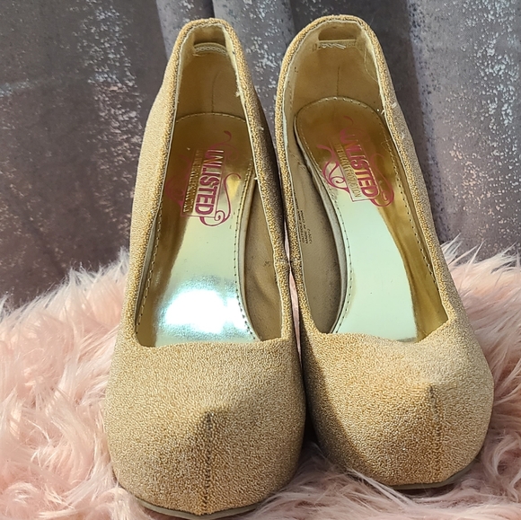 Elegant and beautiful heels. - Picture 2 of 7